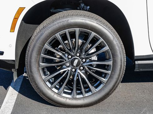 Used 2025 Cadillac Escalade Sport Platinum image 9