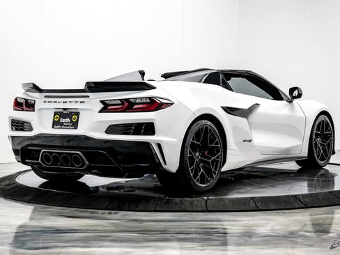 Used 2026 Chevrolet Corvette ZR1 w/ Stealth Interior Trim Package RWD image 21