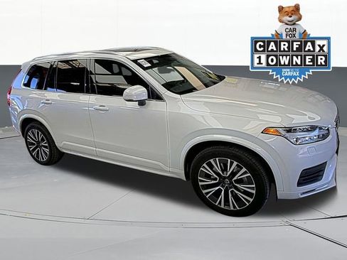Used 2022 Volvo XC90 T5 Momentum w/ Advanced Package image 1
