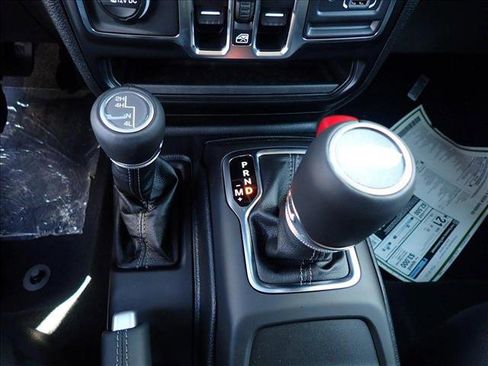 New 2025 Jeep Wrangler Sahara AWD/4WD image 23