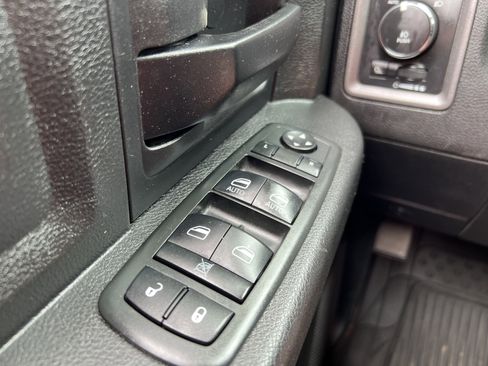 Used 2014 RAM 1500 Express AWD/4WD image 34