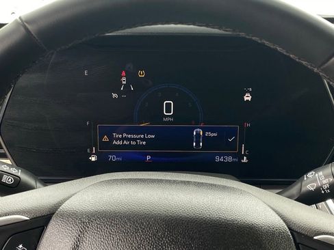 Used 2025 Chevrolet Trax ACTIV w/ Sunroof Package image 13