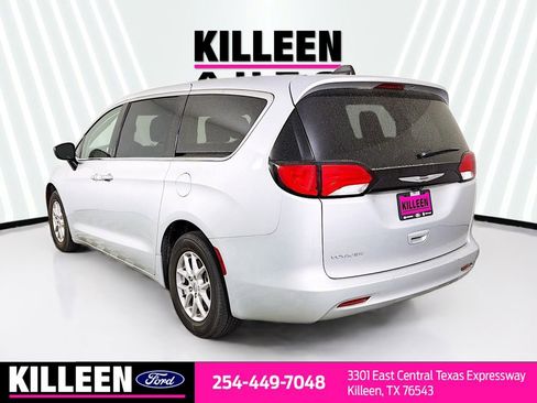 Used 2024 Chrysler Voyager LX image 6