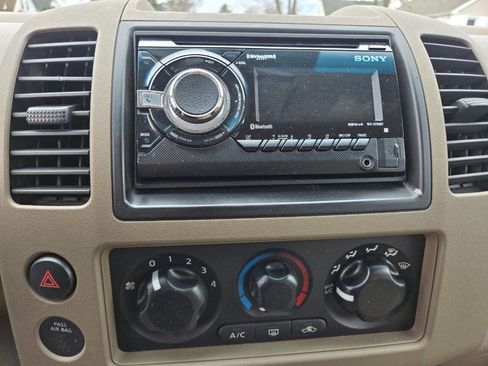 Used 2005 Nissan Frontier LE w/ (J01) Sunroof Pkg image 20