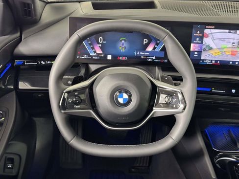 Used 2025 BMW 530i xDrive w/ Premium Package AWD/4WD image 20