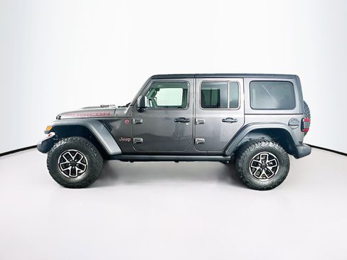Used 2025 Jeep Wrangler Unlimited Rubicon AWD/4WD image 4