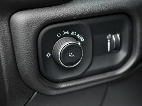 Used 2021 RAM 2500 Big Horn image 32