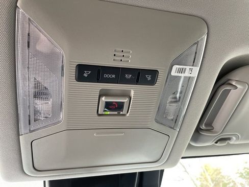 Used 2025 Toyota RAV4 XLE image 24