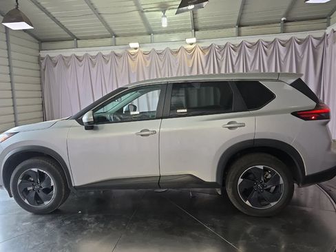 Used 2024 Nissan Rogue SV AWD/4WD image 6