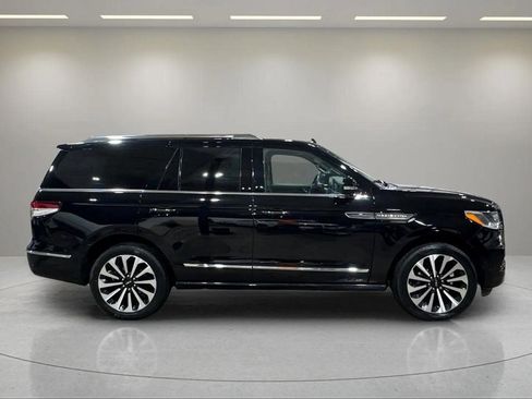 Certified 2023 Lincoln Navigator Reserve image 2