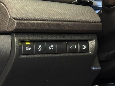 Used 2025 Toyota Camry SE w/ Convenience Package FWD image 27