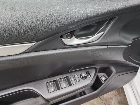 Used 2020 Honda Civic LX image 10