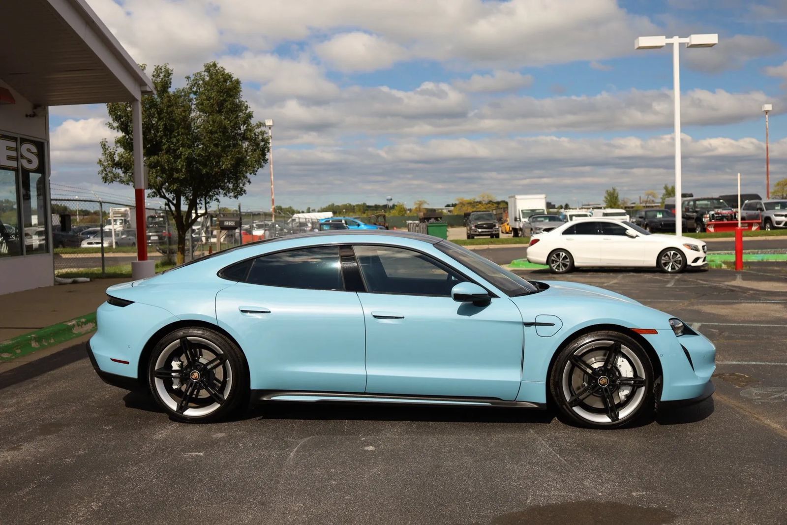 Used 2024 Porsche Taycan 4S AWD/4WD image 4