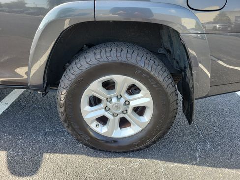 Used 2014 Toyota 4Runner SR5 AWD/4WD image 7