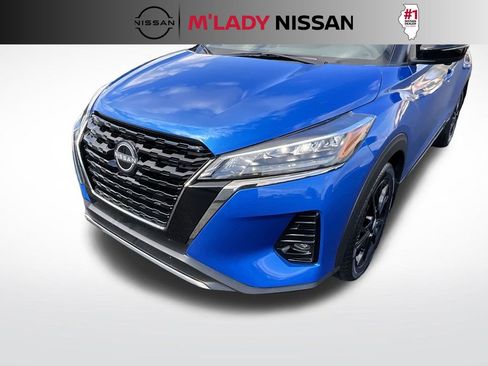 Used 2023 Nissan Kicks SR image 6
