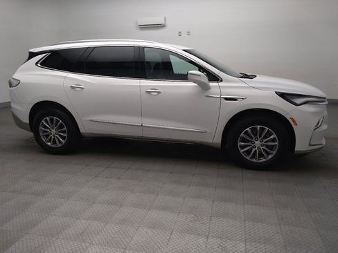 Used 2022 Buick Enclave Premium FWD image 11