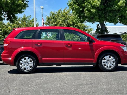 Used 2015 Dodge Journey American Value Package w/ Flexible Seating Group FWD image 3