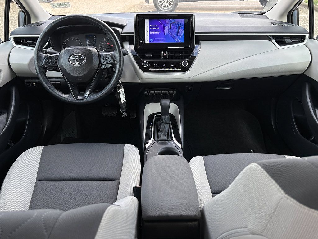 Used 2025 Toyota Corolla LE FWD image 9