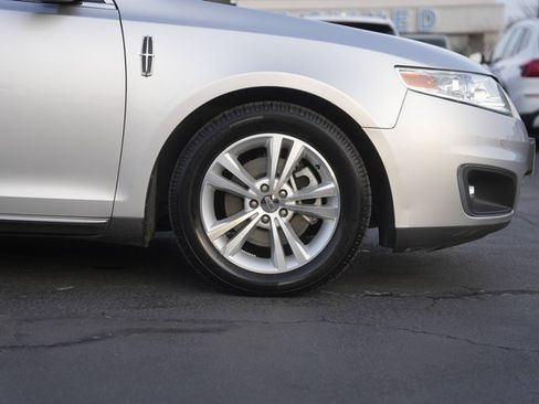 Used 2009 Lincoln MKS image 4