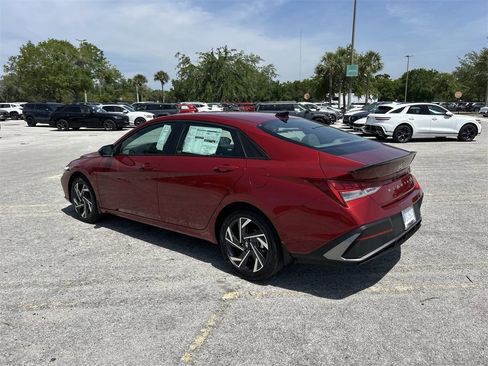 New 2025 Hyundai Elantra SEL image 12