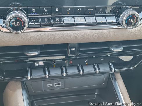 New 2026 GMC Canyon Denali AWD/4WD image 15