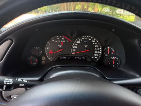 Used 1999 Chevrolet Corvette Coupe w/ Lighting Pkg RWD image 36