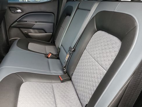 Used 2018 Chevrolet Colorado Z71 AWD/4WD image 15