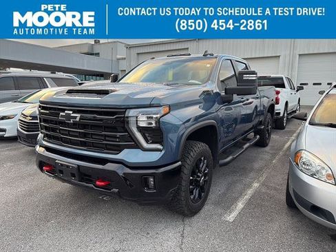 Used 2025 Chevrolet Silverado 2500 LT w/ Trail Boss Package image 1