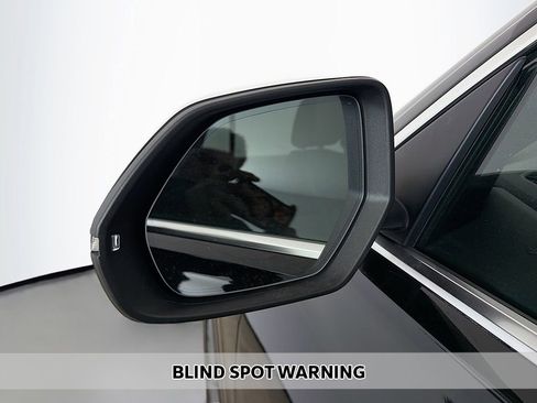 Used 2024 Audi Q8 Premium Plus AWD/4WD image 8