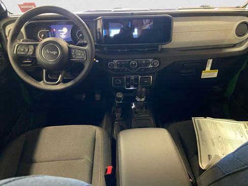 New 2026 Jeep Gladiator Sport AWD/4WD image 11