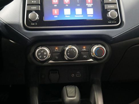 New 2025 Nissan Versa SV w/ Trunk Package FWD image 23