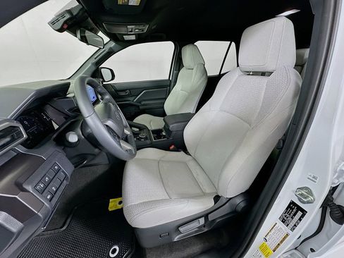 Certified 2025 Toyota 4Runner SR5 AWD/4WD image 20