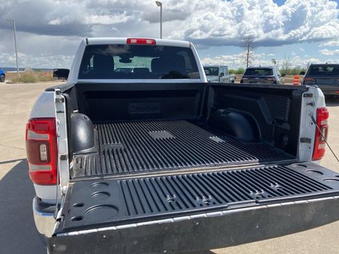 Used 2022 RAM 2500 Big Horn w/ Level 1 Equipment Group AWD/4WD image 5