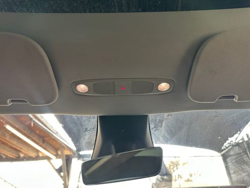 Used 2024 Tesla Model Y 2WD image 21
