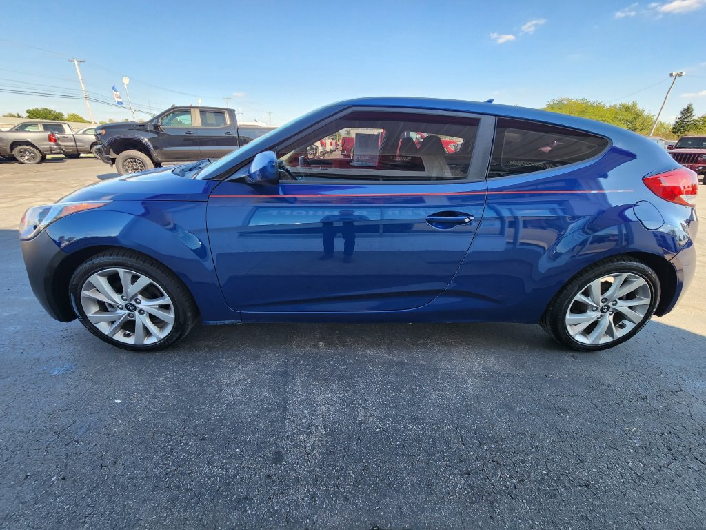 Used 2016 Hyundai Veloster FWD image 6