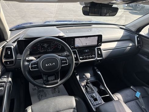 Used 2022 Kia Sorento EX w/ Panoramic Sunroof Package FWD image 34