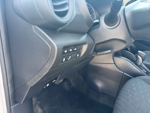 Used 2022 Nissan Kicks S image 13