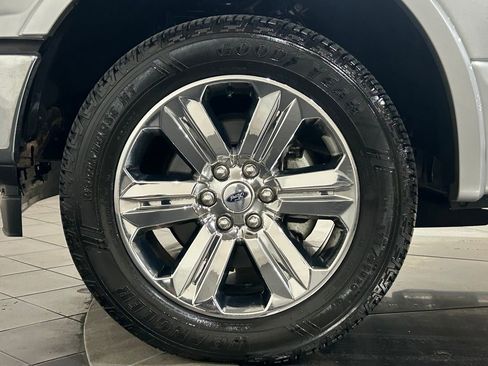 Used 2019 Ford F150 Lariat w/ Equipment Group 502A Luxury AWD/4WD image 26
