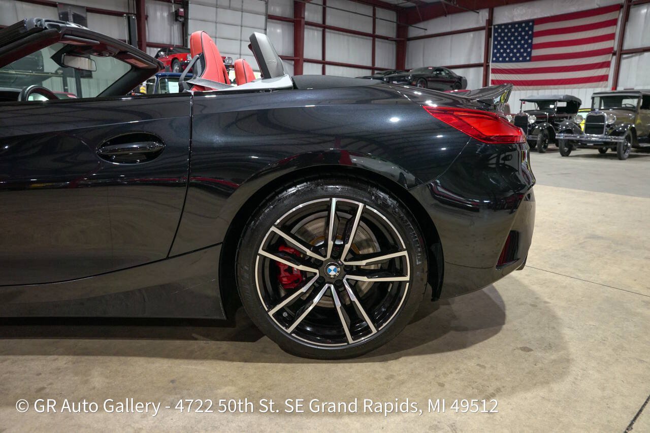 Used 2024 BMW Z4 M40i w/ Premium Package RWD image 5