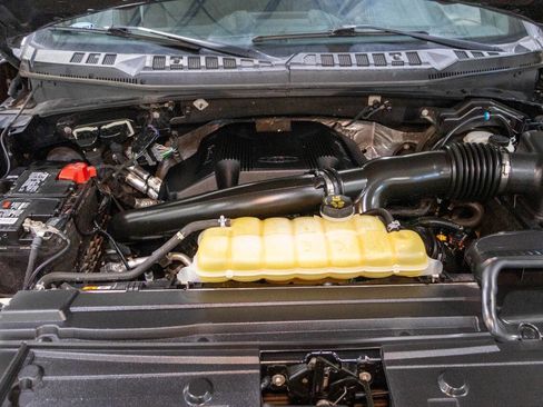 Used 2019 Ford F150 XLT w/ Equipment Group 302A Luxury AWD/4WD image 16