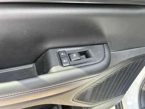 Used 2023 Jeep Grand Cherokee Altitude AWD/4WD image 23