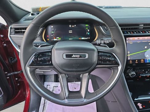 Used 2022 Jeep Grand Cherokee Overland image 13