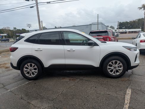 Used 2025 Ford Escape Active w/ Tech Pack #1 AWD/4WD image 2