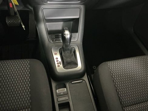 Used 2011 Volkswagen Tiguan S image 13