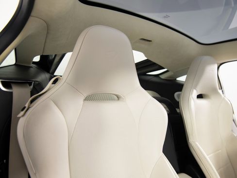 Used 2023 McLaren GT image 31