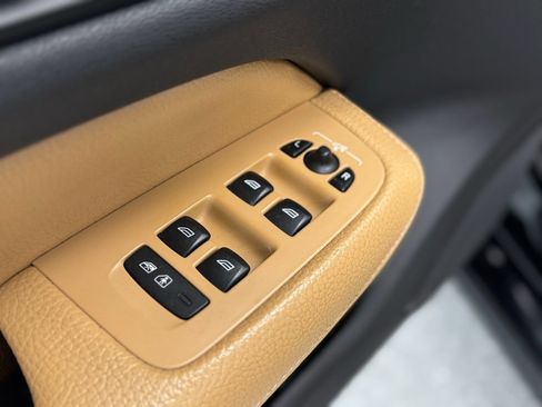 Used 2020 Volvo S60 T6 Inscription image 16