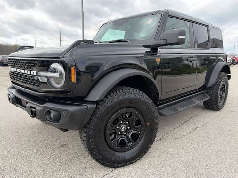 Used 2025 Ford Bronco Badlands AWD/4WD image 3