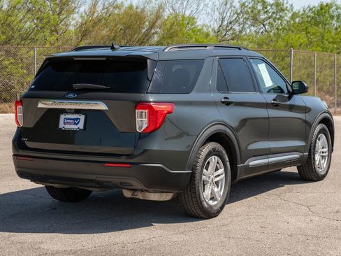 Used 2022 Ford Explorer XLT image 7