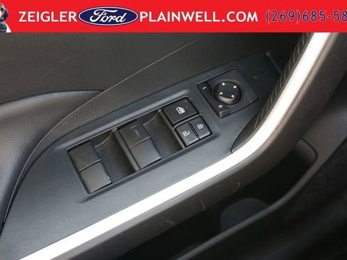 Used 2022 Toyota RAV4 LE AWD/4WD image 26
