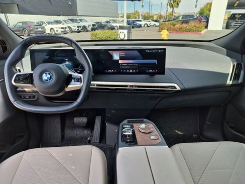 Used 2024 BMW iX xDrive50 w/ Premium Package AWD/4WD image 15